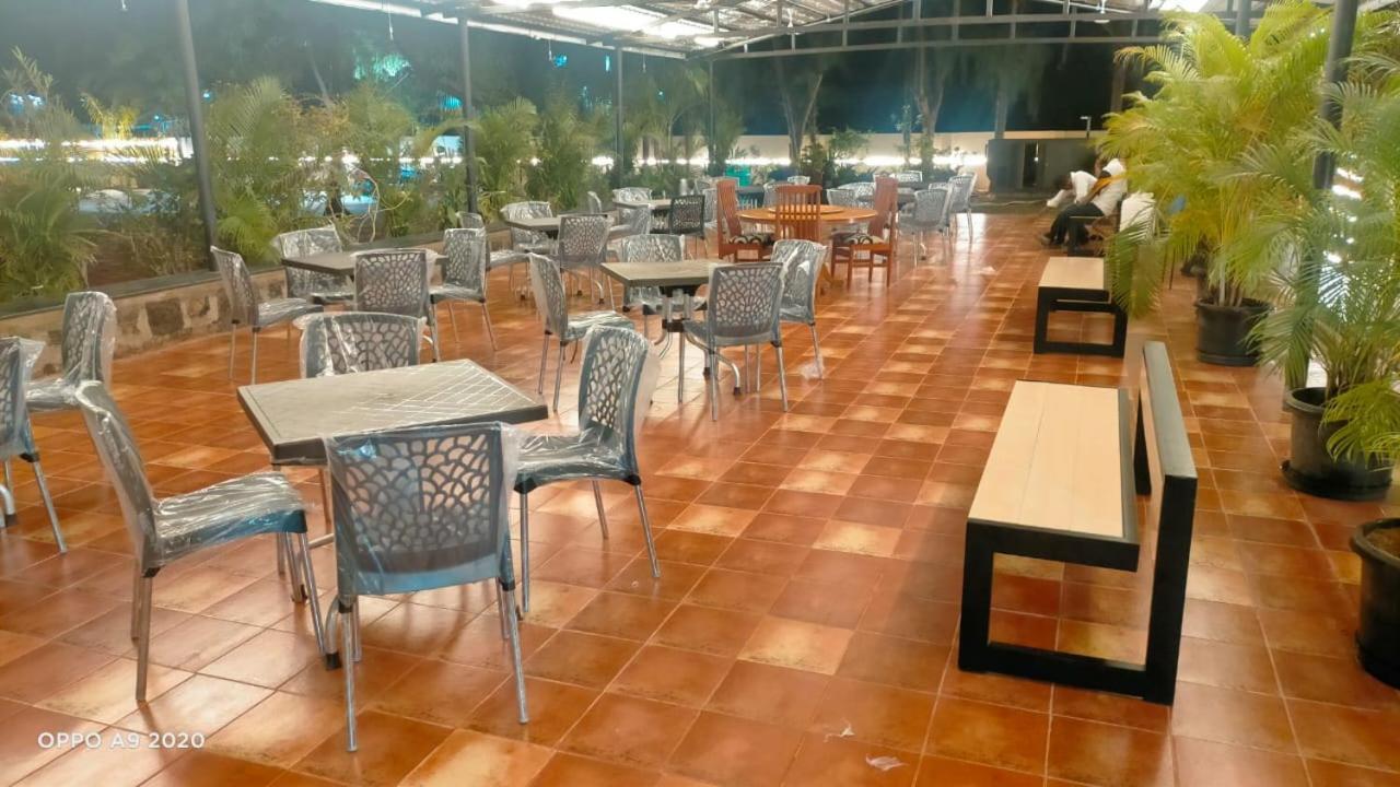The Riviera Hotel เธนี ภายนอก รูปภาพ
